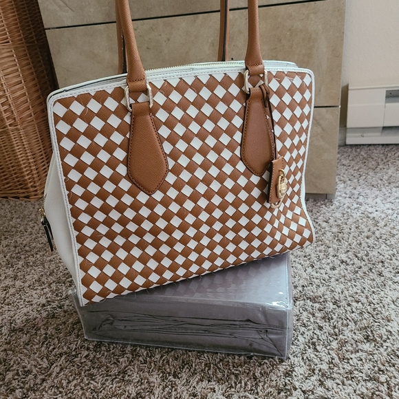 Calvin Klein bag - Picture 9 of 12